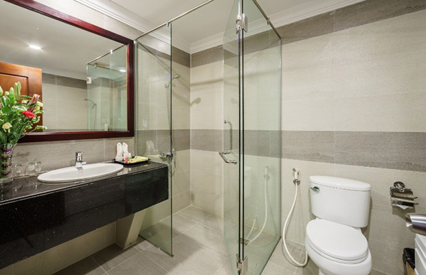 Deluxe connecting room