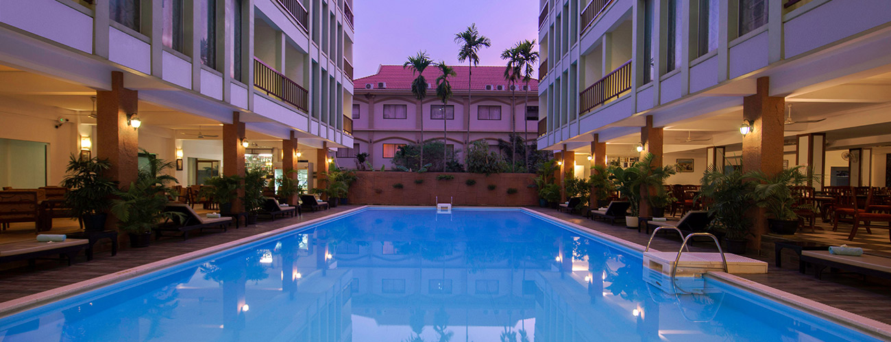 Fresh water swimming pool