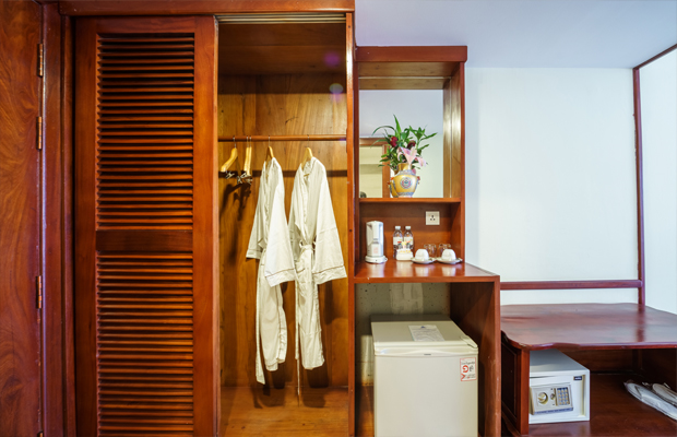 Smiling Deluxe Oringial Triple Room